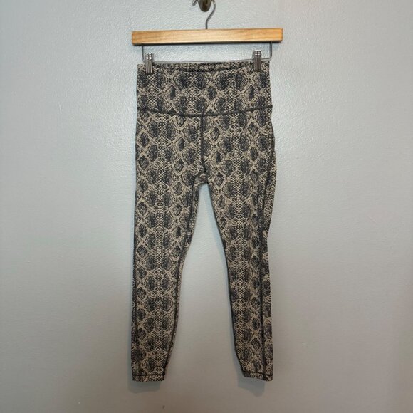 ATHLETA ultimate stash 7/8 pocket tight size XS - Picture 2 of 8